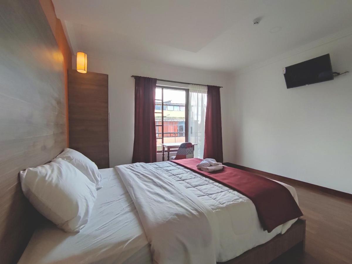 קואנקה Hostal Nizza מראה חיצוני תמונה