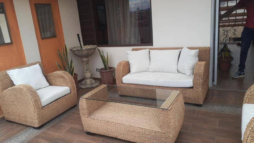 קואנקה Hostal Nizza מראה חיצוני תמונה