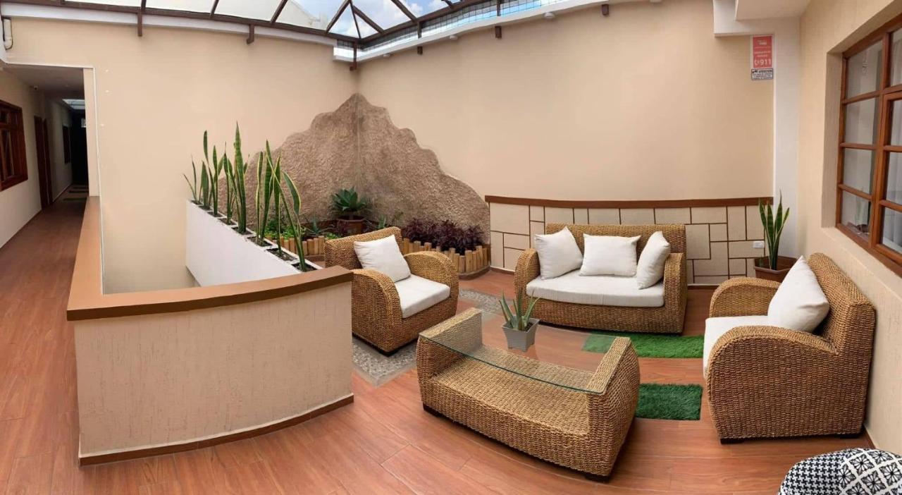 קואנקה Hostal Nizza מראה חיצוני תמונה