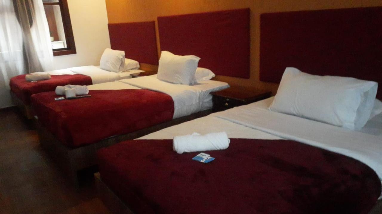 קואנקה Hostal Nizza מראה חיצוני תמונה